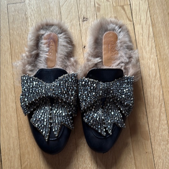 Gucci Black and Brown Slippers with Plush Fur Lining - Picture 1 of 3